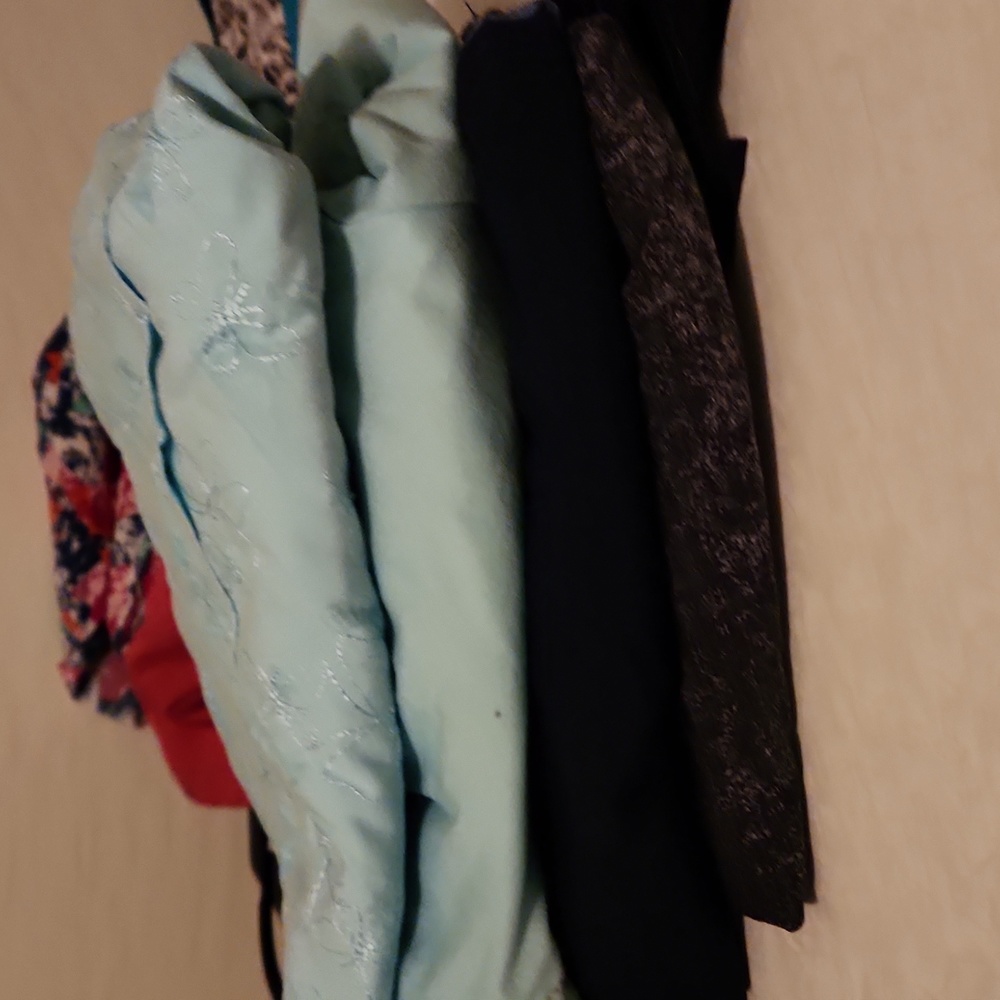 4 koi 2x scrub tops